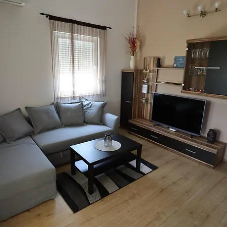 Apartmán ˝abaza˝ *